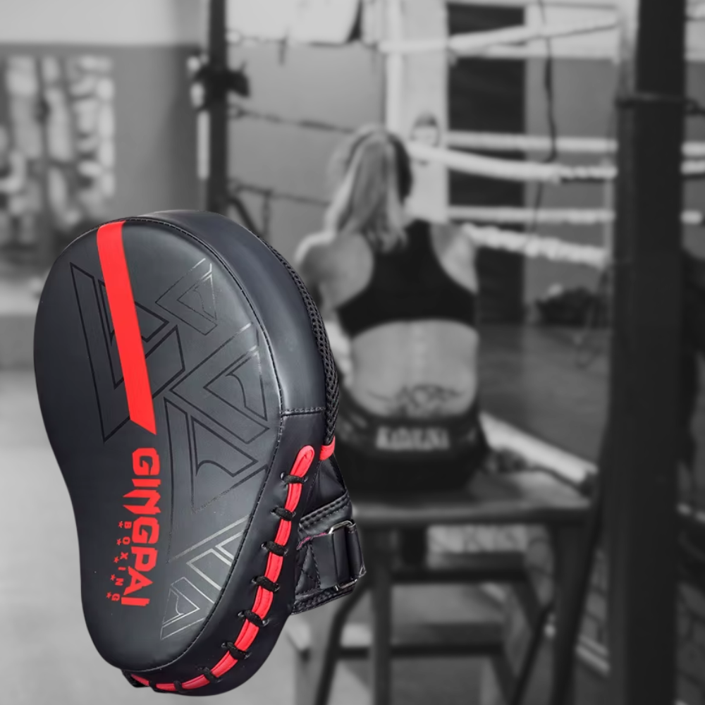 Boxpratzen aus PU Leder für Boxen, MMA und Sanda – stoßdämpfend, griffig und robust.