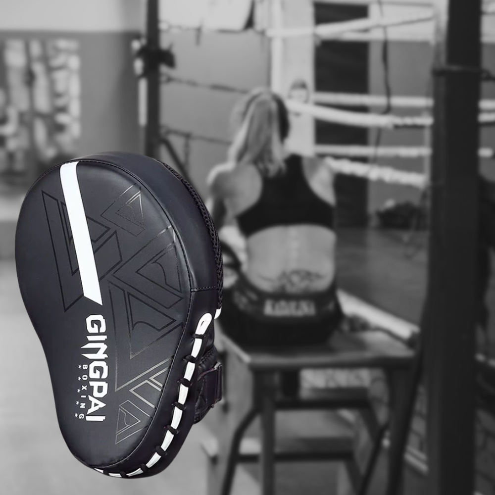 Boxpratzen aus PU Leder für Boxen, MMA und Sanda – stoßdämpfend, griffig und robust.